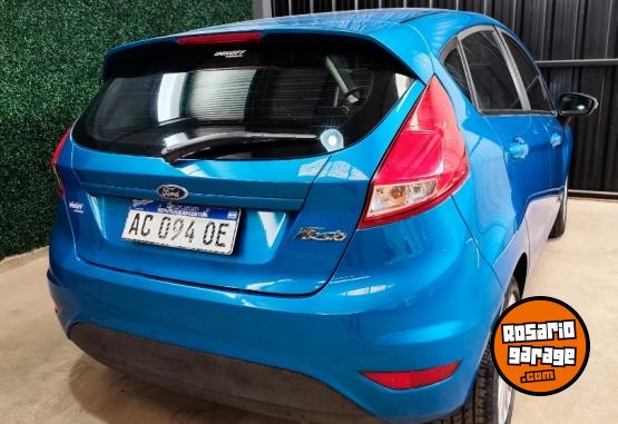 Autos - Ford fiesta kinetic 2017 Nafta 98000Km - En Venta