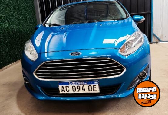 Autos - Ford fiesta kinetic 2017 Nafta 98000Km - En Venta