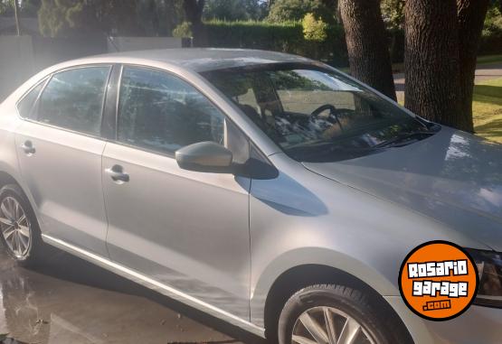 Autos - Volkswagen Polo confortline 2017 Nafta 70000Km - En Venta