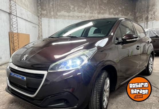 Autos - Peugeot 208 2017 Nafta 100000Km - En Venta