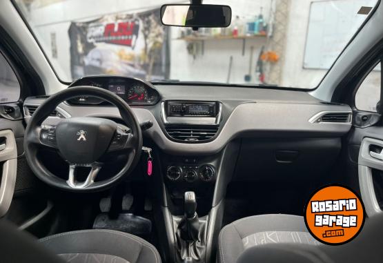 Autos - Peugeot 208 2017 Nafta 100000Km - En Venta