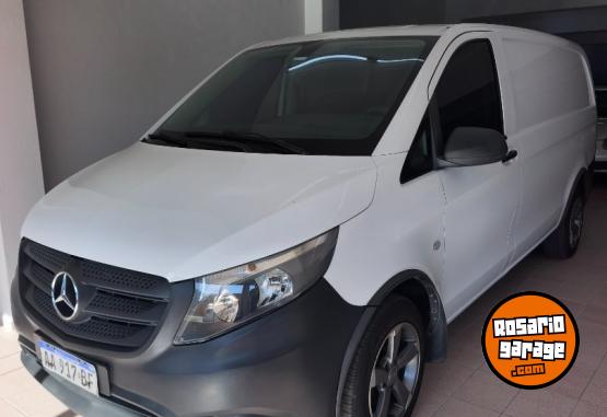 Utilitarios - Mercedes Benz Vito 111 cdi furgon 2017 Diesel 95500Km - En Venta