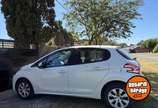 Autos - Peugeot 208 2014 Nafta 47150Km - En Venta