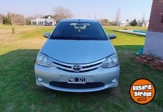 Autos - Toyota Etios 2016 Nafta 165000Km - En Venta