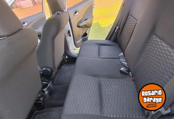 Autos - Toyota Etios 2016 Nafta 165000Km - En Venta