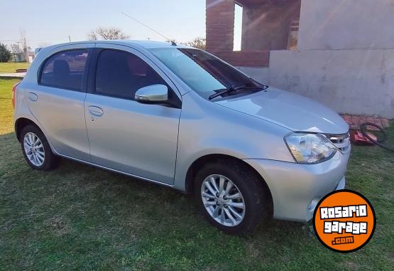 Autos - Toyota Etios 2016 Nafta 165000Km - En Venta