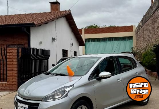 Autos - Peugeot 208 2016 Nafta 110000Km - En Venta