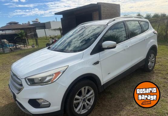 Autos - Ford Kuga 2018 Nafta 160000Km - En Venta