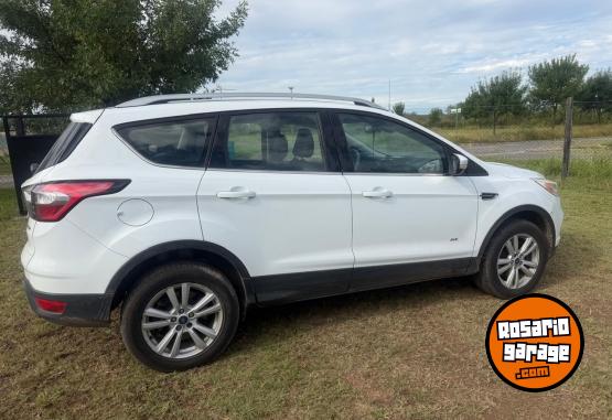 Autos - Ford Kuga 2018 Nafta 160000Km - En Venta
