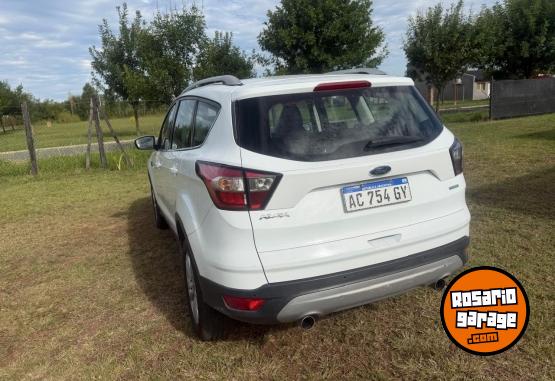 Autos - Ford Kuga 2018 Nafta 160000Km - En Venta