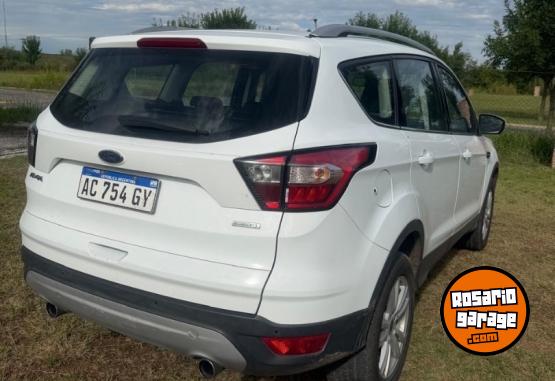 Autos - Ford Kuga 2018 Nafta 160000Km - En Venta
