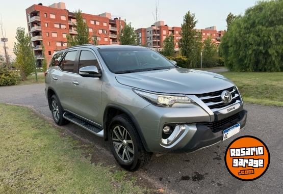 Autos - Toyota SW4 2018 Diesel 136600Km - En Venta