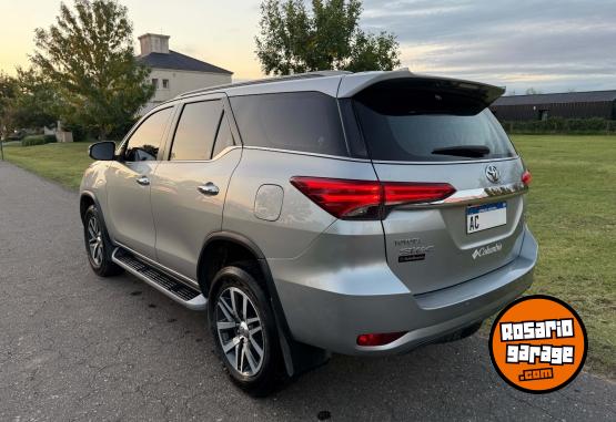 Autos - Toyota SW4 2018 Diesel 136600Km - En Venta