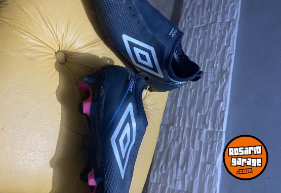Indumentaria - Botines Umbro Originales - En Venta