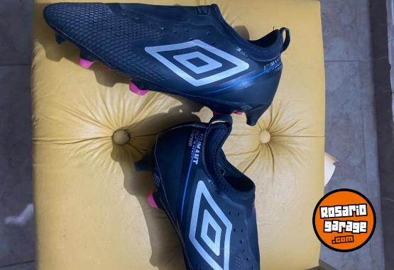 Indumentaria - Botines Umbro Originales - En Venta