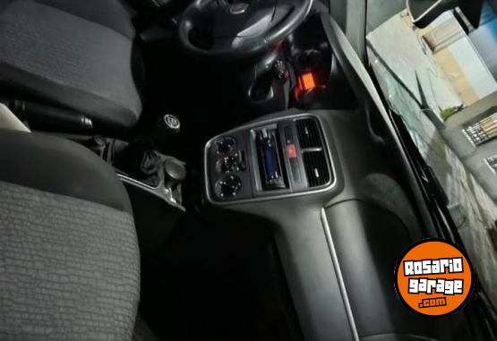 Autos - Fiat Punto attractive 2011 GNC 199000Km - En Venta