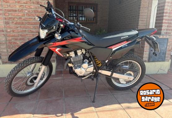 Motos - Honda Tornado XR 250 2023 Nafta 6500Km - En Venta