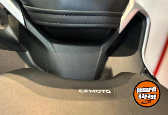 Motos - CF SR 300 2024 Nafta 6000Km - En Venta