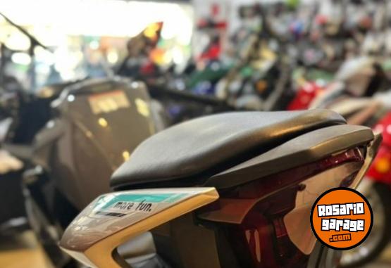 Motos - CF SR 300 2024 Nafta 6000Km - En Venta