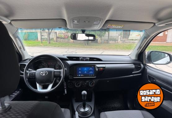 Camionetas - Toyota Hilux Dx 4x4 mt 2025 Diesel 30000Km - En Venta
