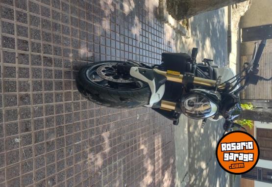 Motos - Benelli 752S 2022 Nafta 17000Km - En Venta