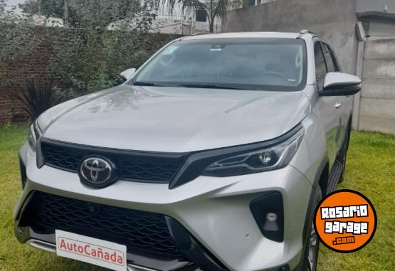 Camionetas - Toyota HILUX SW4 2.8 TDI 2024 Diesel 59500Km - En Venta