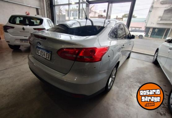 Autos - Ford Focus 1.6 caja manual 2018 Nafta 53000Km - En Venta
