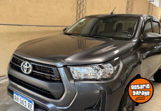 Camionetas - Toyota HILUX SR 2025 Diesel 28000Km - En Venta
