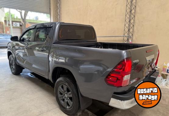 Camionetas - Toyota HILUX SR 2025 Diesel 28000Km - En Venta