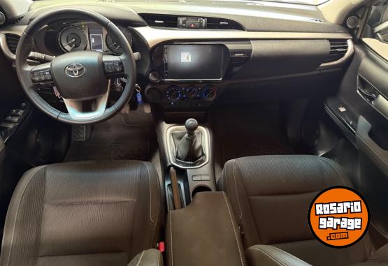 Camionetas - Toyota HILUX SR 2025 Diesel 28000Km - En Venta
