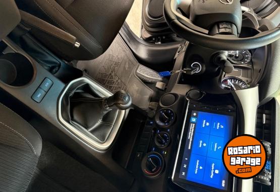 Camionetas - Toyota HILUX SR 2025 Diesel 28000Km - En Venta