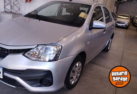 Autos - Toyota ETIOS caja manual 6 2023 Nafta 51000Km - En Venta