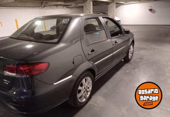 Autos - Fiat Siena Essence 2010 GNC 145000Km - En Venta