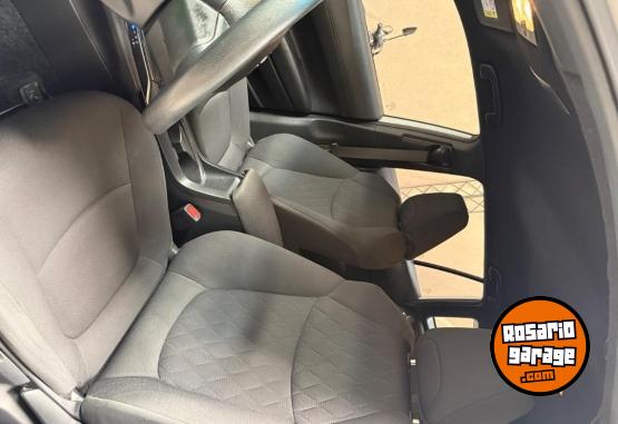 Autos - Toyota COROLLA CROSS 2022 Nafta 83900Km - En Venta