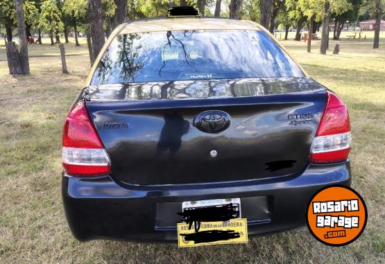 Autos - Toyota Etios 2015 GNC 799999Km - En Venta