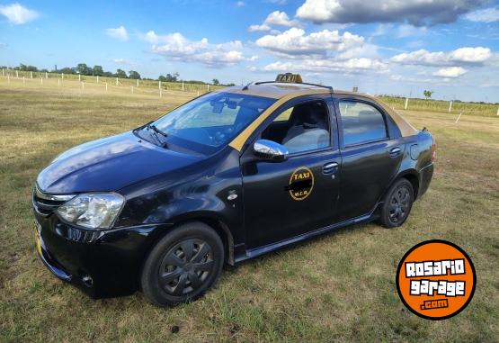 Autos - Toyota Etios 2015 GNC 799999Km - En Venta