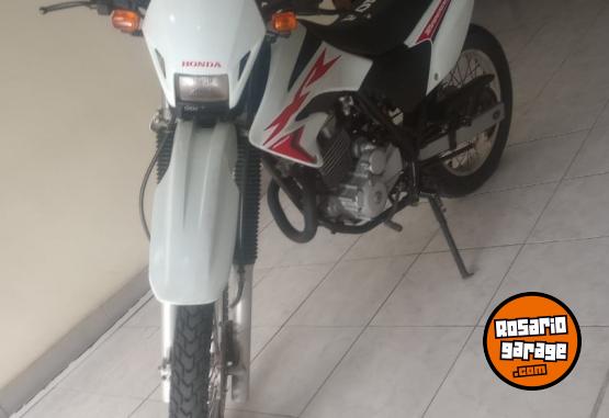 Motos - Honda Tornado 250 2016 Nafta 17000Km - En Venta