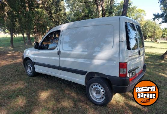 Utilitarios - Peugeot Partner 2011 Diesel 167000Km - En Venta