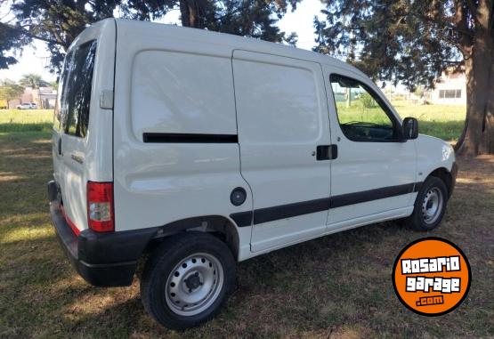 Utilitarios - Peugeot Partner 2011 Diesel 167000Km - En Venta