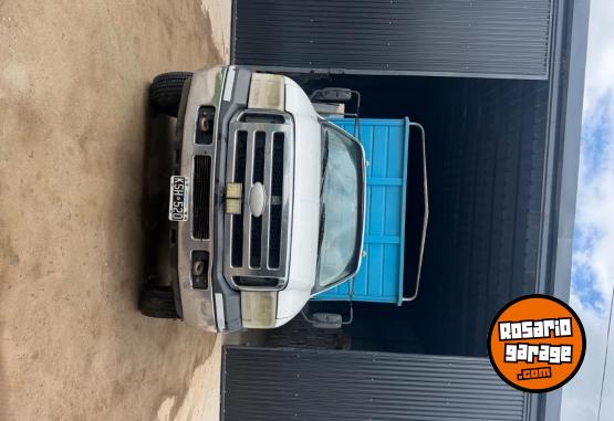 Camiones y Gr�as - Vendo Ford 4.000 - En Venta