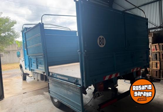 Camiones y Gr�as - Vendo Ford 4.000 - En Venta