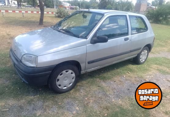 Autos - Renault Clio 1998 Diesel 2Km - En Venta