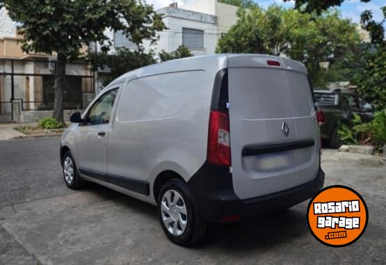Utilitarios - Renault Kangoo 2021 Nafta 130000Km - En Venta
