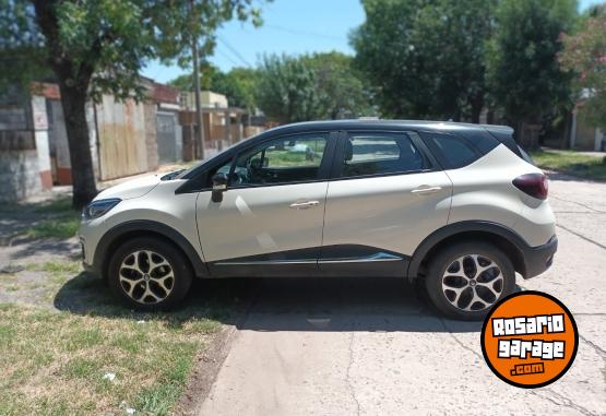 Autos - Renault Captur Intens Motor 2 Lt. 2017 Nafta 78000Km - En Venta