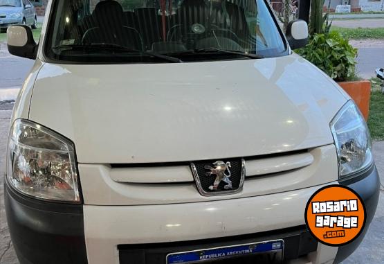 Utilitarios - Peugeot Partner Patagónica 2019 Nafta 71000Km - En Venta