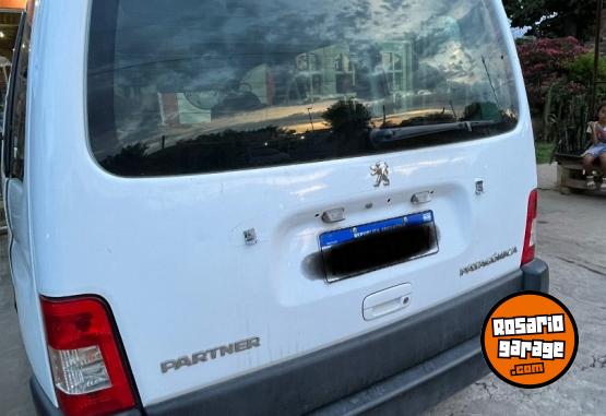 Utilitarios - Peugeot Partner Patagónica 2019 Nafta 71000Km - En Venta