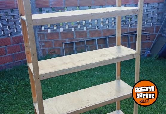 Hogar - Estanter�as r�sticas, con estantes de fen�lico - En Venta