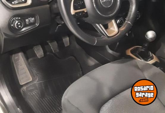 Camionetas - Jeep RENEGADE 1.8 SPORT MT 2019 Nafta 70000Km - En Venta