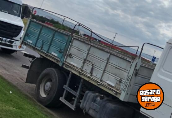 Camiones y Gr�as - Volcadora bivuelco - En Venta