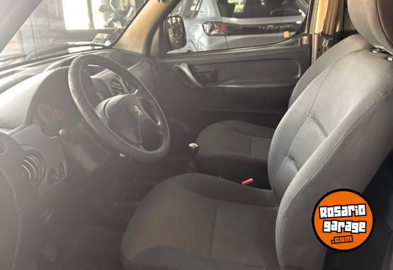 Utilitarios - Peugeot Partner 2016 Nafta 90000Km - En Venta